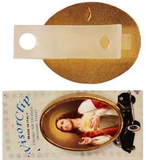 Visor  clip with the Sacred Heart for your car.