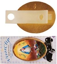 Visor clip with Virgen de la Caridad for your car.